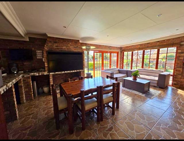 5 BEDROOM HOUSE FOR SALE IN BLUE GILL